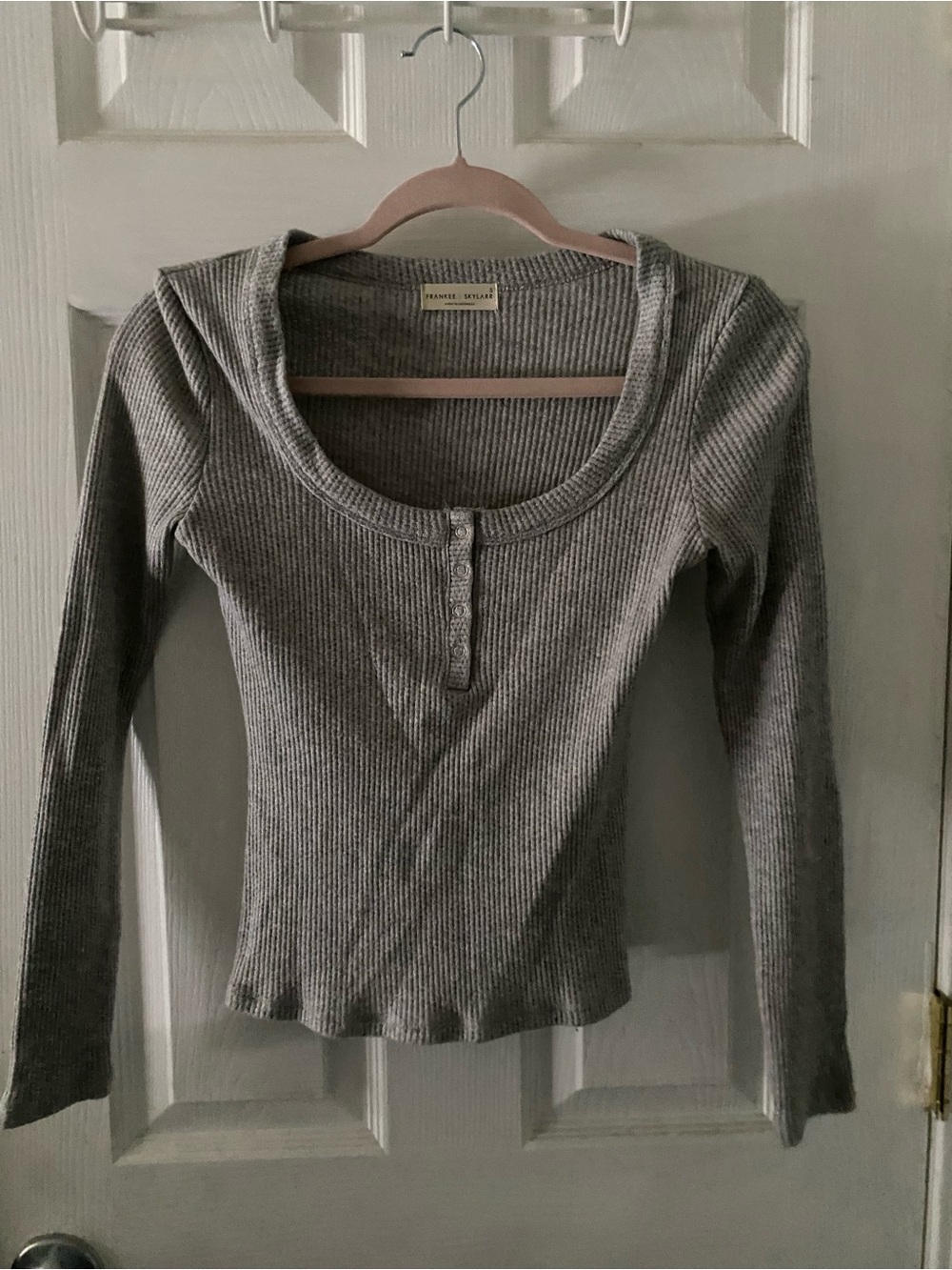 Frankie Shop Ribbed Scoop-Neck Henley Long Sleeve Top in Gray